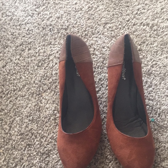 Rust heels - Picture 2 of 2